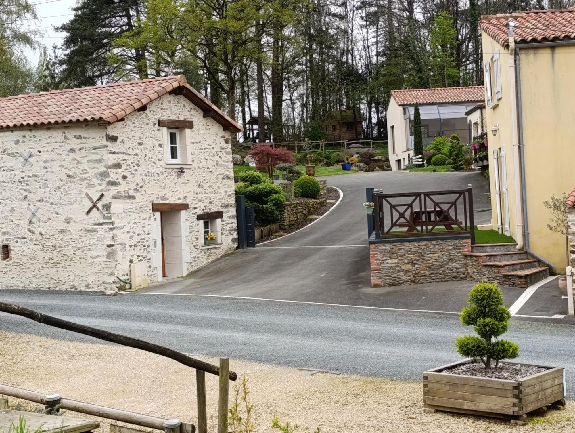 Gites De La Bibudiere Le Boupere Bagian luar foto