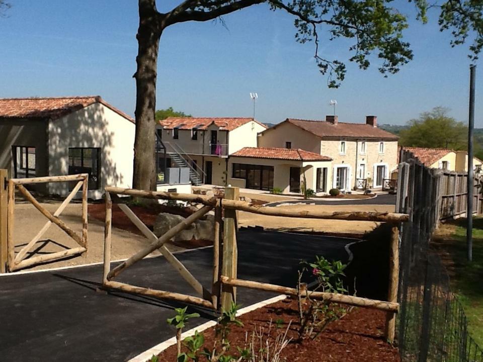 Gites De La Bibudiere Le Boupere Bagian luar foto